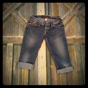 Silver Jeans Tuesday Capri Pants